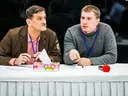 Lex Tarrel за столом на деловом мероприятии среди участников, 2017 год, рабочая встреча